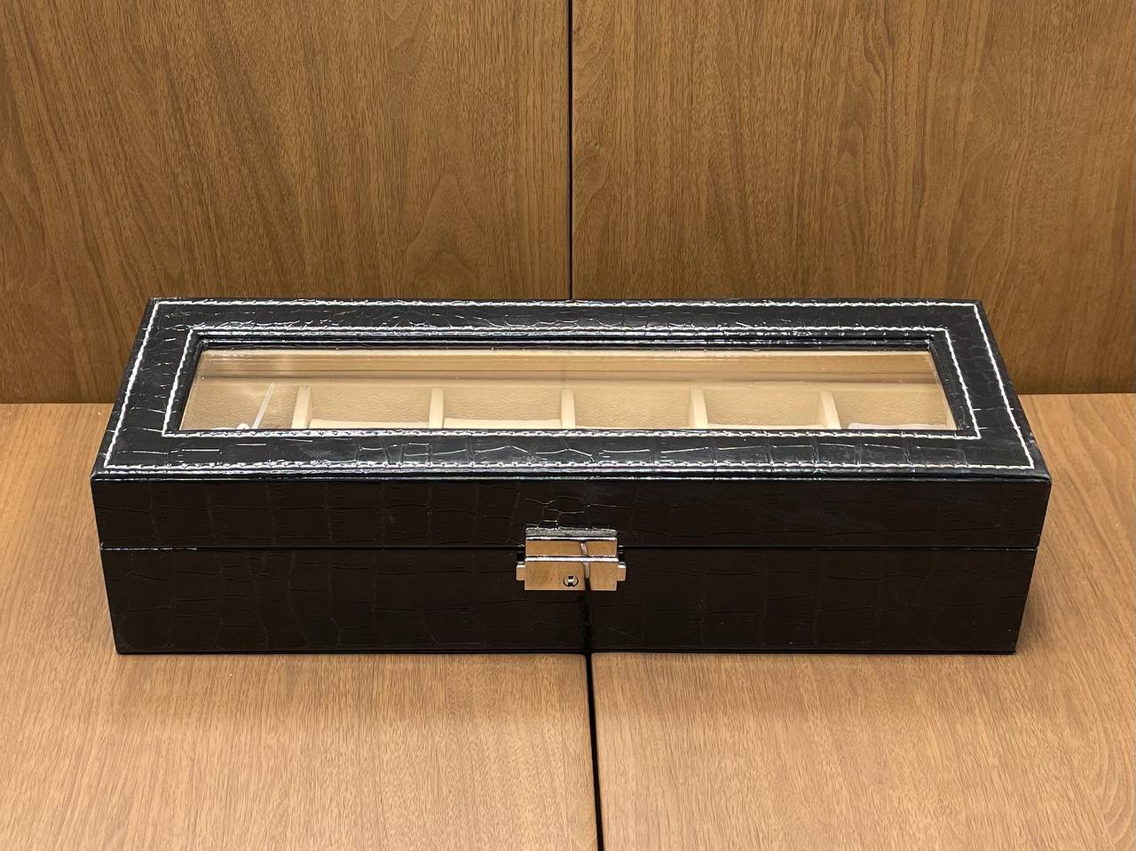 Boîte de rangement t6 ouvert