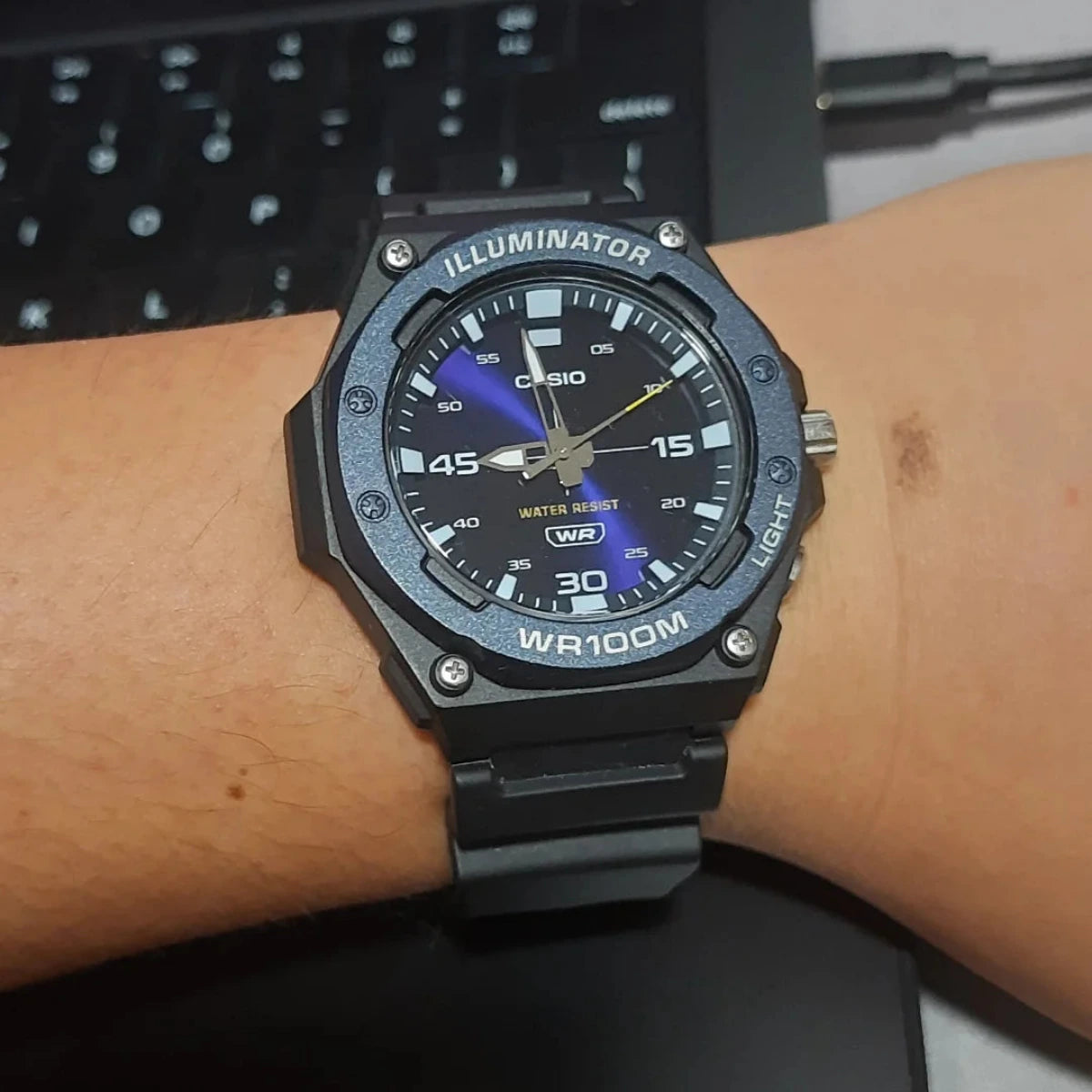 Casio mw-620h-2avdf