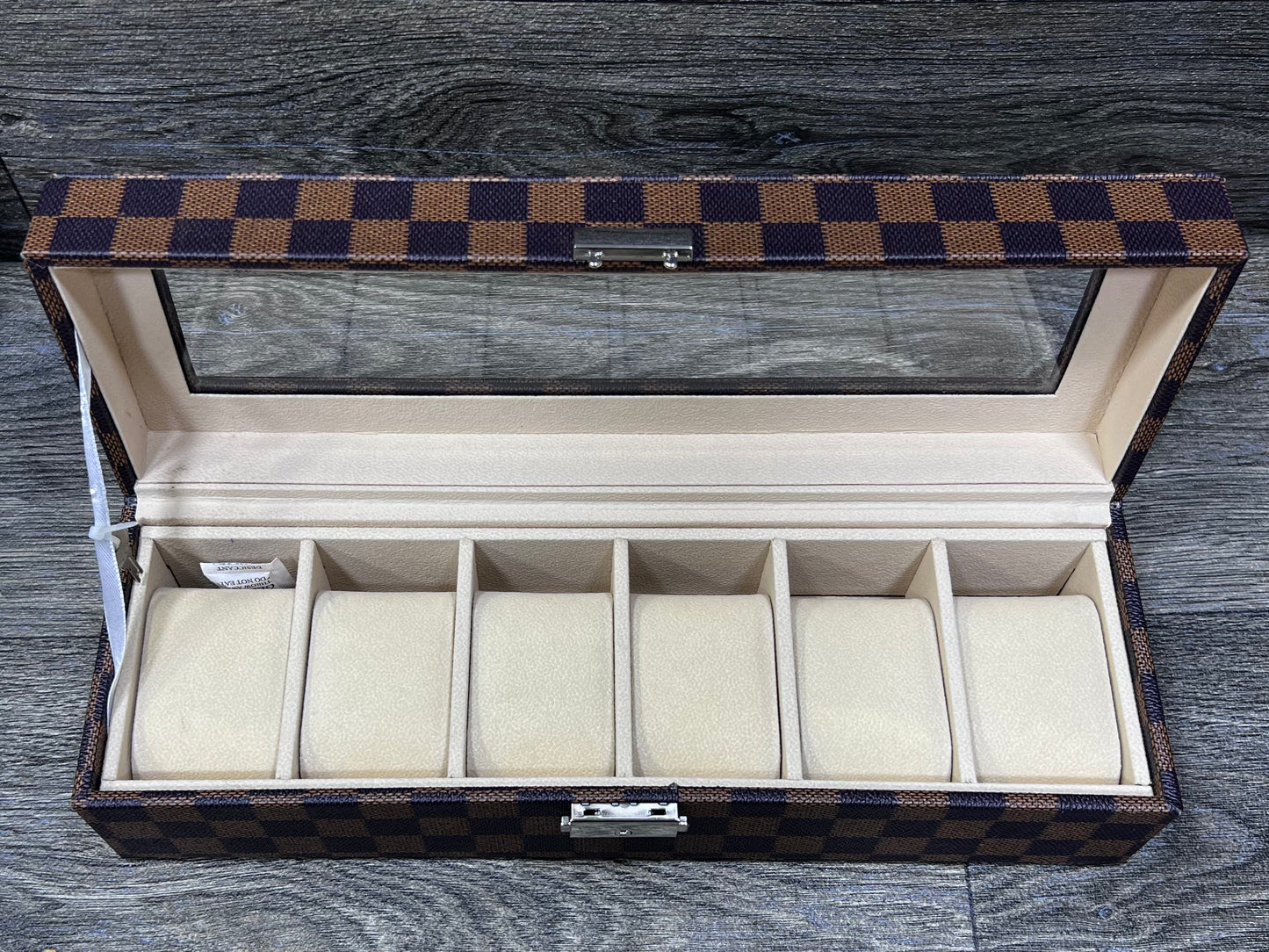 Boîte de rangement t6 ouvert
